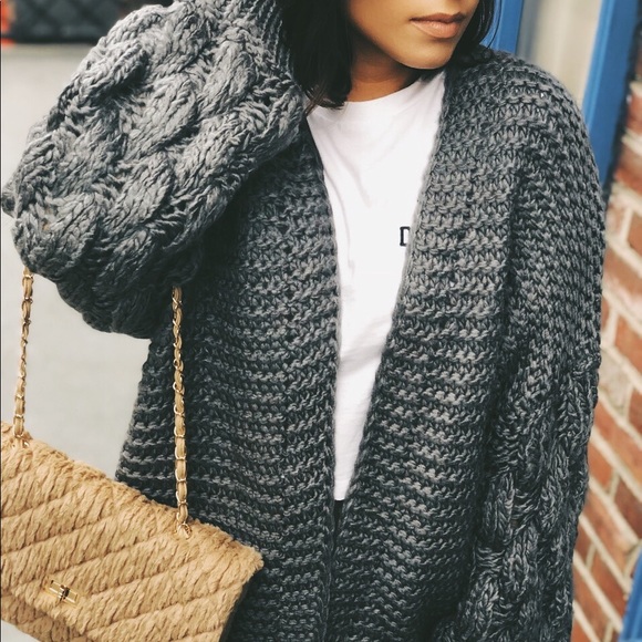 Last 1✨🆕Presley Gray Cozy Puff Sleeve Cardigan - Picture 6 of 7